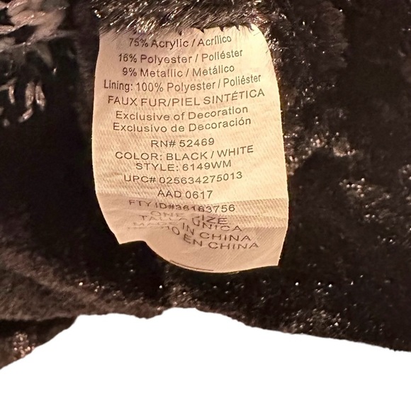 Chunky Knit Emoji Tassled Beanie Black & White Girls‎ OS Hat - Picture 6 of 9